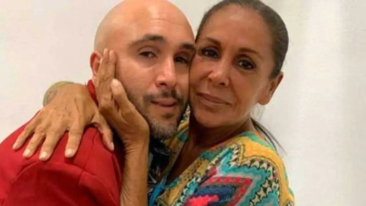 En la imagen de archivo Isabel Pantoja junto a su hijo Kiko Rivera