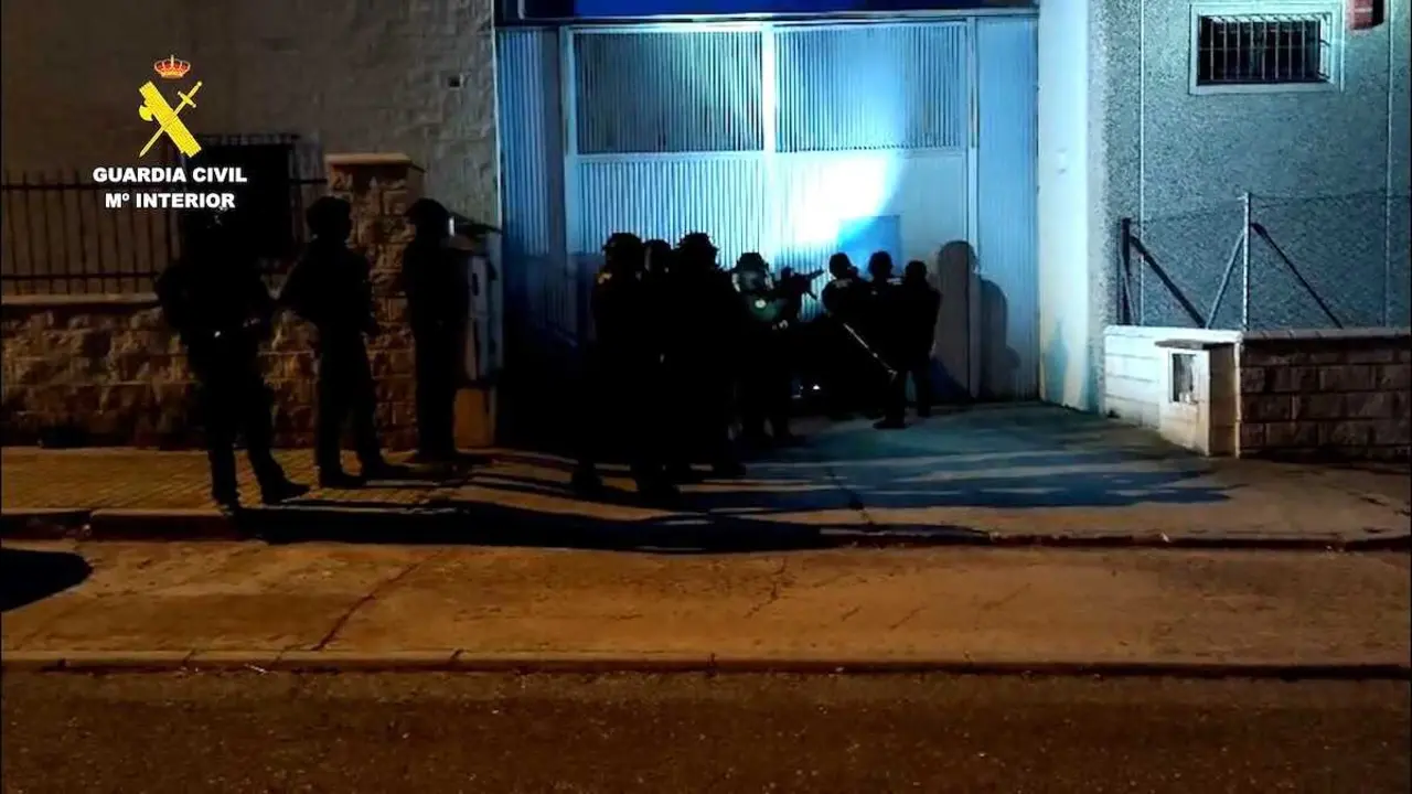 Liberan a tres "jardineros" explotados en macroplantaciones de droga