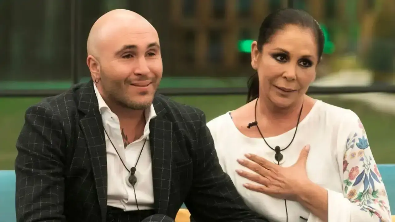 En la imagen de archivo Isabel Pantoja junto a su hijo Kiko Rivera