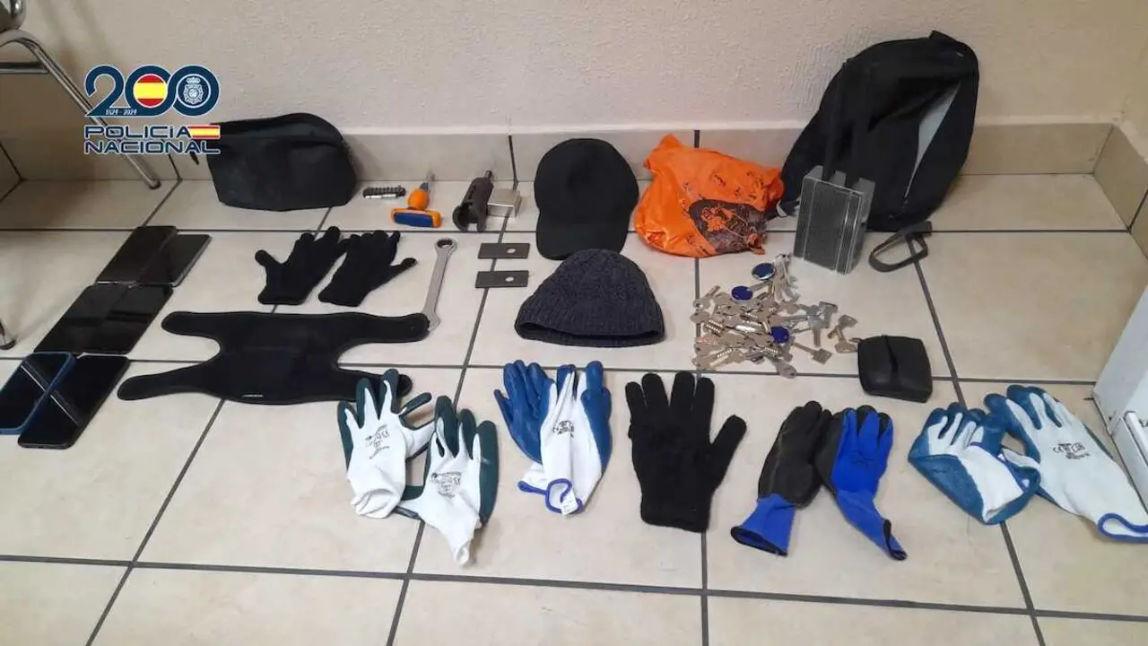 Cinco detenidos por intentar un robo con butr&oacute;n en el Zoco Europa