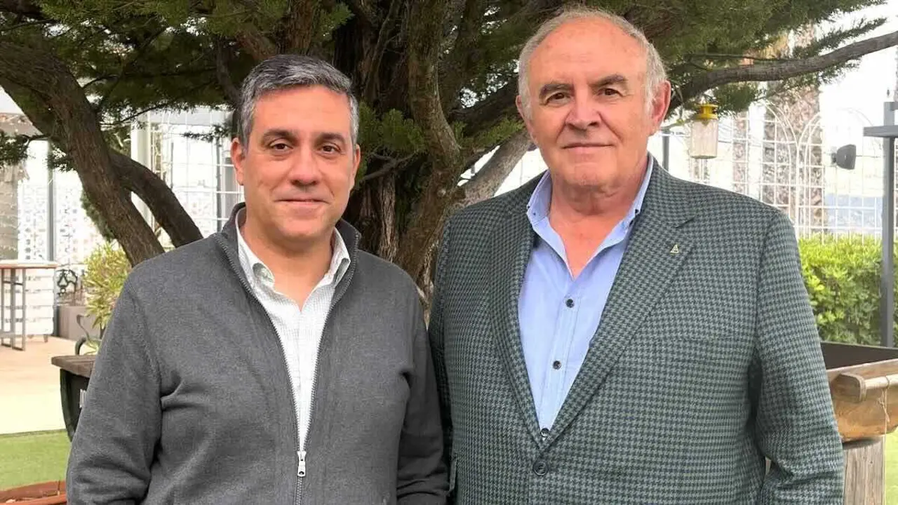 El secretario general de CCOO Castilla-La Mancha, Javier Ortega, junto al presidente de Asaja Castilla-La Mancha, Jos&eacute; Mar&iacute;a Fresneda