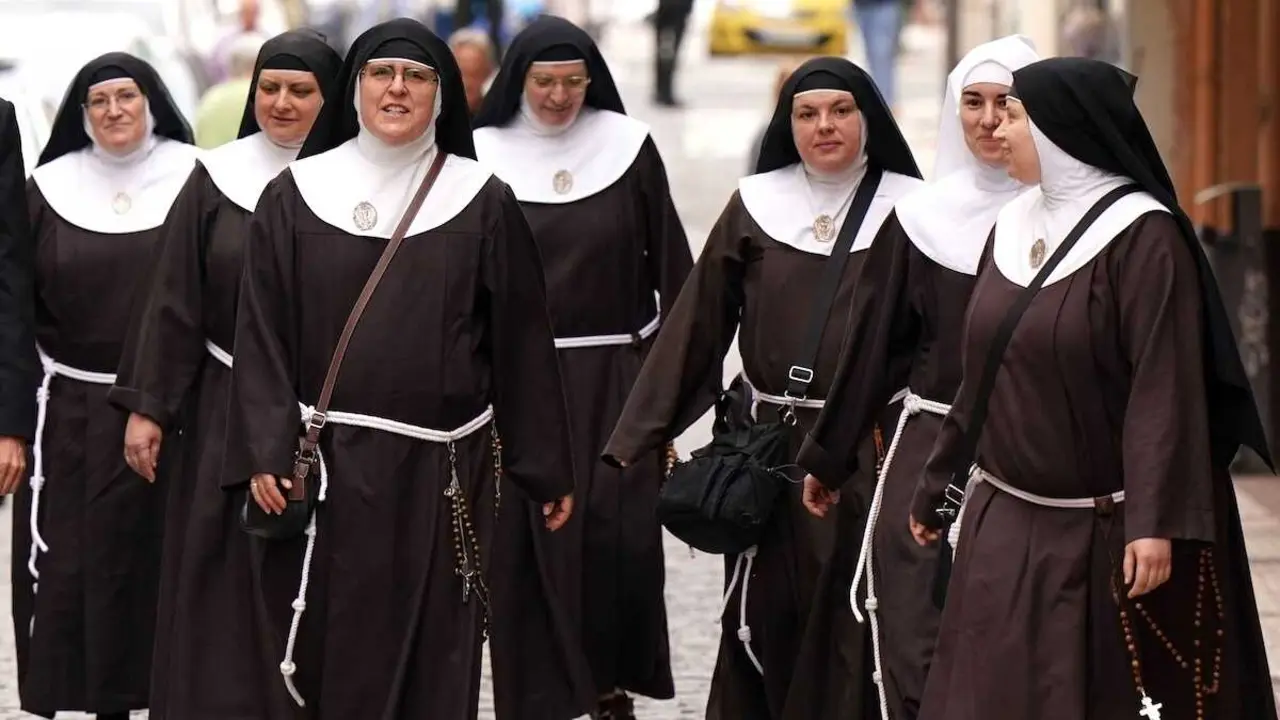 Huida de madrugada: las exmonjas de Belorado se instalan en una localidad de la provincia de Toledo