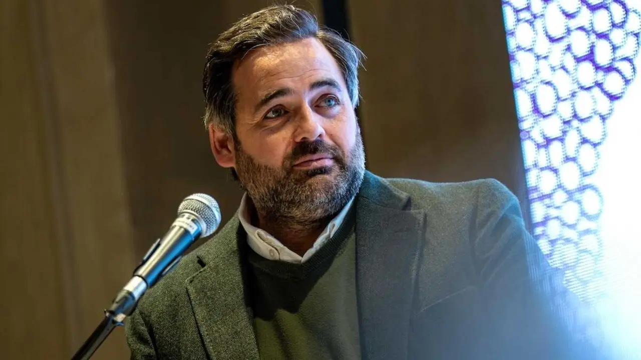 El presidente del PP de Castilla-La Mancha, Paco N&uacute;&ntilde;ez, ha asistido a la presentaci&oacute;n de las nuevas a&ntilde;adas de los vinos de Socu&eacute;llamos (Ciudad Real).