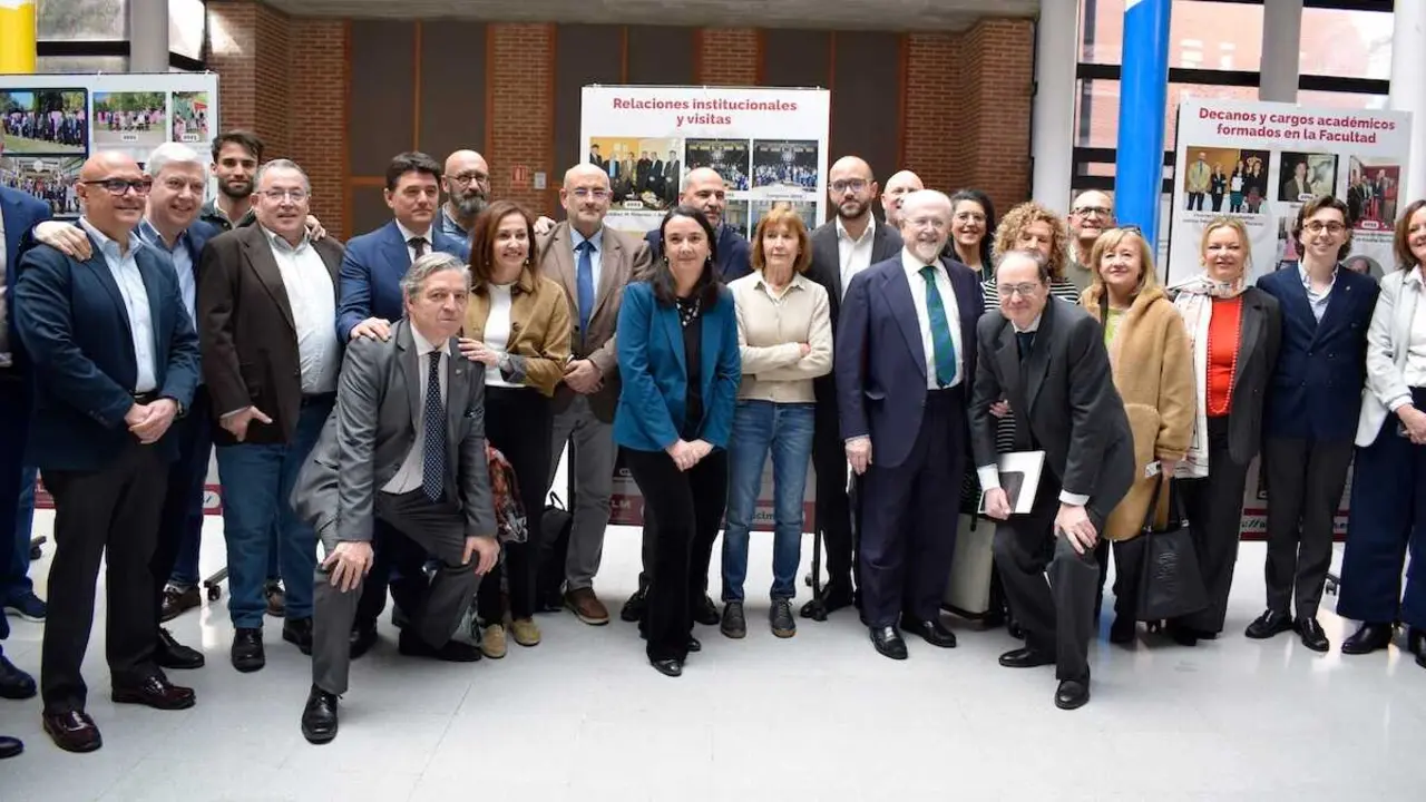 Una exposici&oacute;n conmemora los 40 a&ntilde;os de la Facultad de Derecho de Albacete