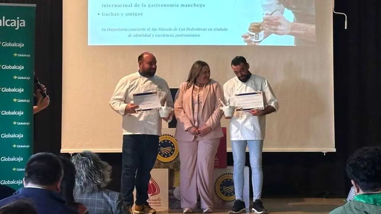 Atienza y Susinos, embajadores del Ajo Morado de Las Pedro&ntilde;eras