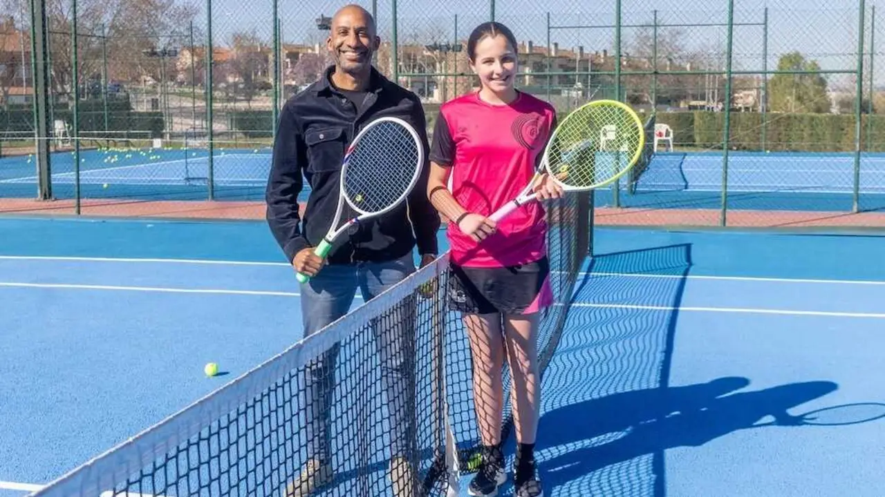 Las pistas de tenis de Guadalajara se pasan al azul profesional