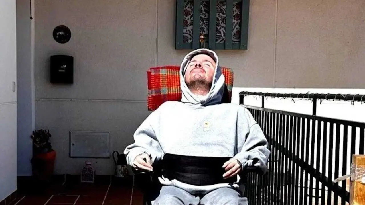 &ldquo;Los cuidados dignos no deber&iacute;an depender del c&oacute;digo postal&rdquo;: &Aacute;lvaro, el joven de Talavera de la Reina (Toledo) con enfermedad degenerativa que pide activar la Ley ELA en Castilla-La Mancha.