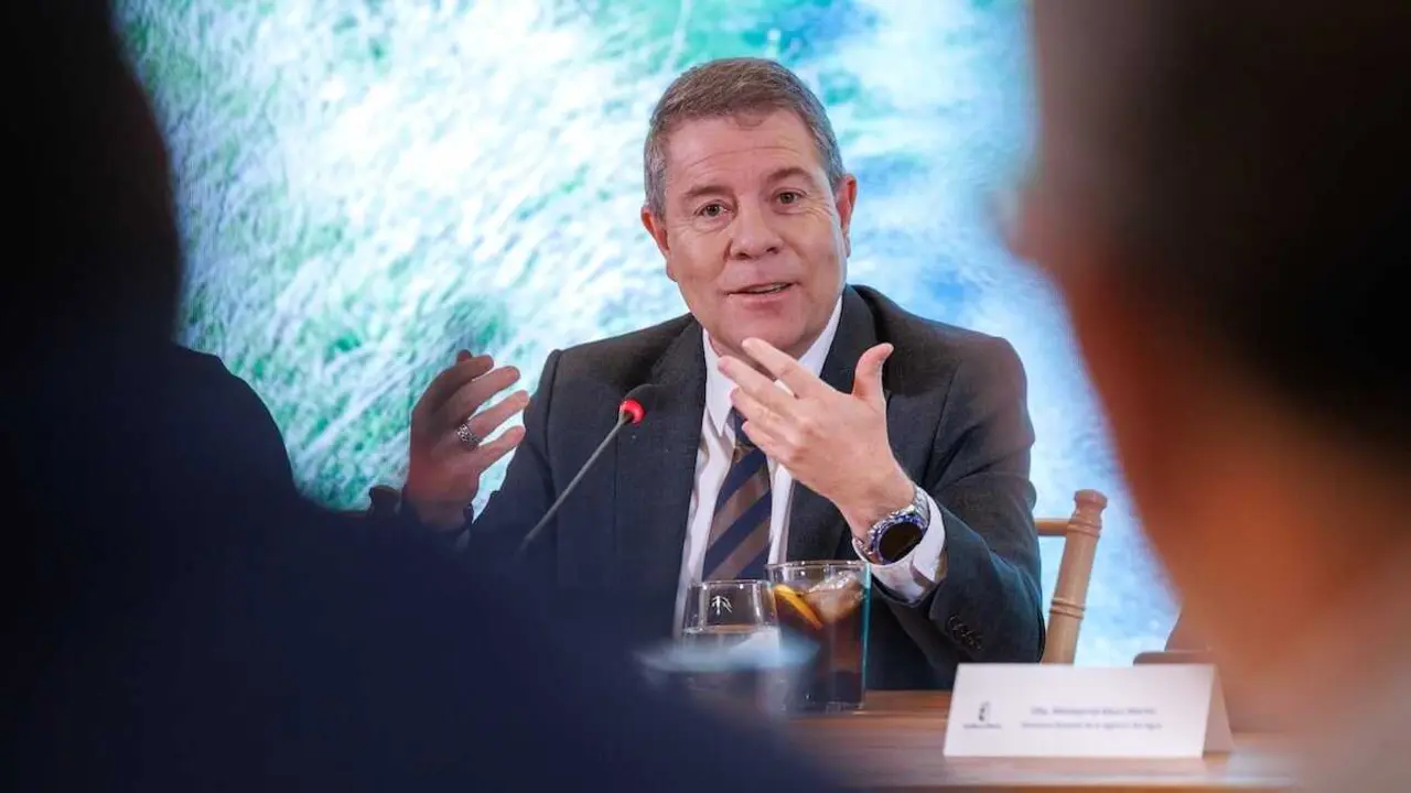 El presidente regional, Emiliano Garc&iacute;a-Page, preside, en Toledo, el Consejo del Agua de Castilla-La Mancha, celebrado en el Laberinto del Rey.