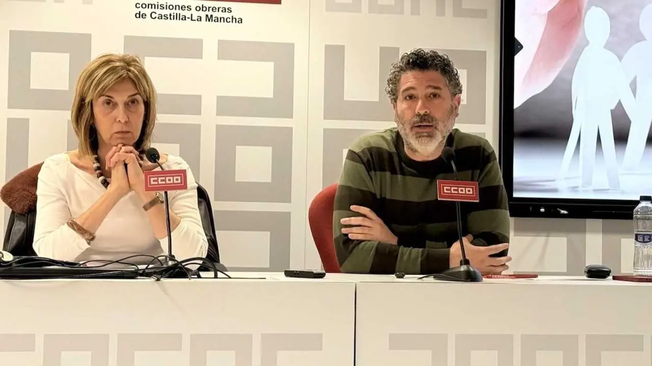 El secretario general de la Federaci&oacute;n de Servicios a la Ciudadan&iacute;a de CCOO (FSC-CCOO), Lucho Palazzo, y la secretaria general de la FSC-CCOO Castilla-La Mancha, Carmen Juste.