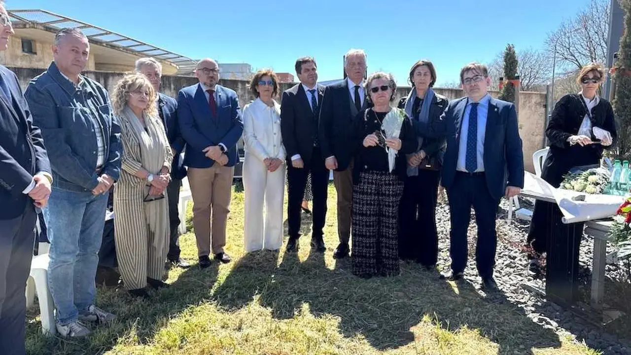 Ciudad Real rinde homenaje a los m&eacute;dicos fallecidos por la COVID-19