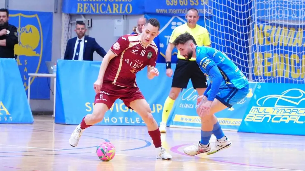 El Vi&ntilde;a Albali Valdepe&ntilde;as asalta Pe&ntilde;&iacute;scola y afianza el playoff (1-4)