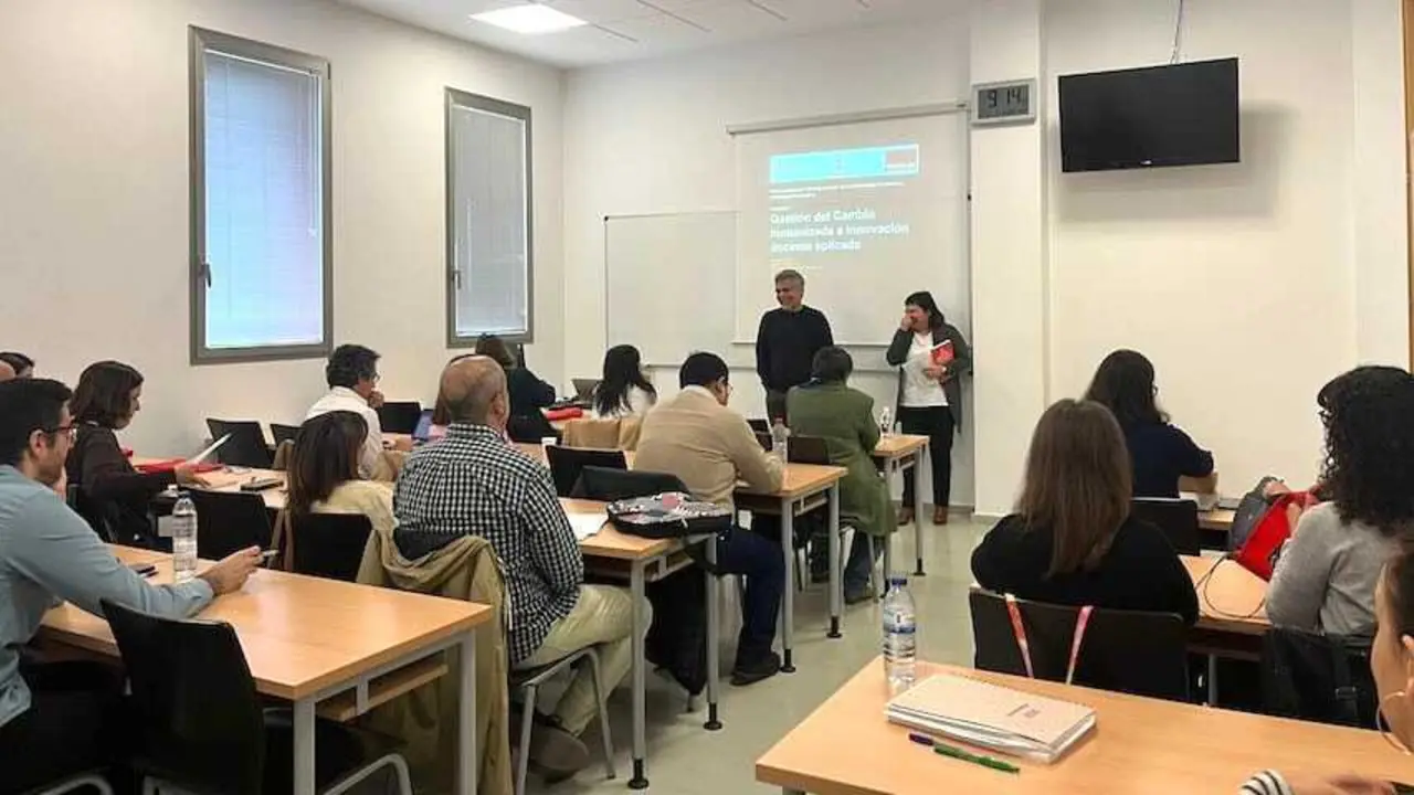 Junta y UCLM lanzan microcredencial sobre humanizaci&oacute;n sanitaria