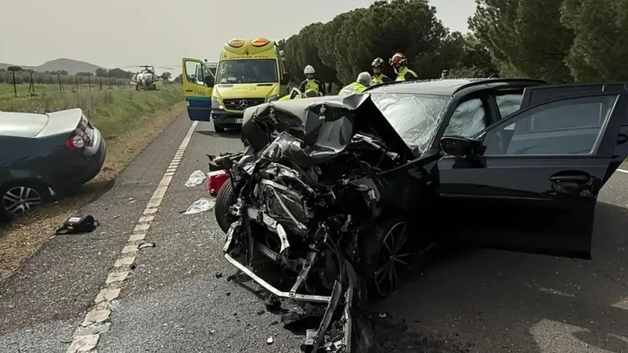 Muere un hombre y una ni&ntilde;a de 4 a&ntilde;os herida grave en una colisi&oacute;n en Corral de Calatrava (Ciudad Real), accidente de tr&aacute;fico, choque, colisi&oacute;n, helic&oacute;ptero,