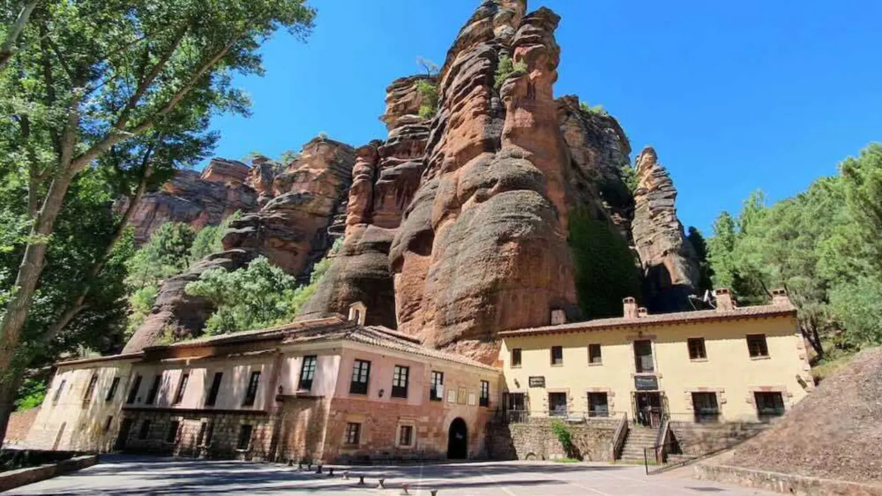 Muere un hombre tras caer por el mirador del Santuario de la Virgen de la Hoz, en el municipio de Corduente (Guadalajara)