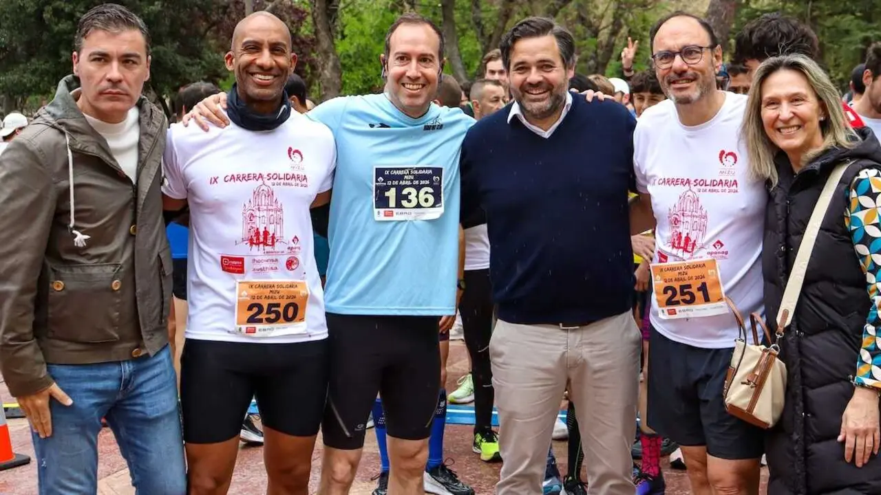 El presidente del PP de Castilla-La Mancha, Paco N&uacute;&ntilde;ez, ha acompa&ntilde;ado este domingo en Guadalajara a los participantes en la IX Carrera Solidaria Mizu.