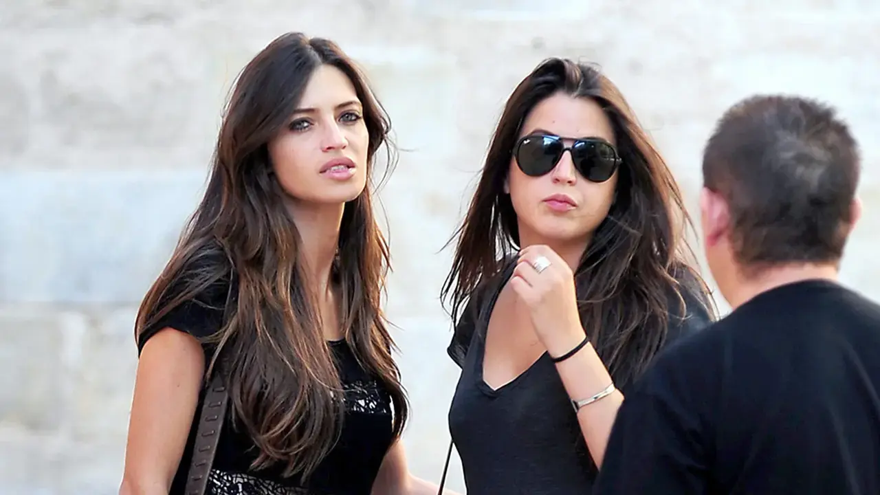 En la imagen de archivo Sara Carbonero junto a su hermana Irene