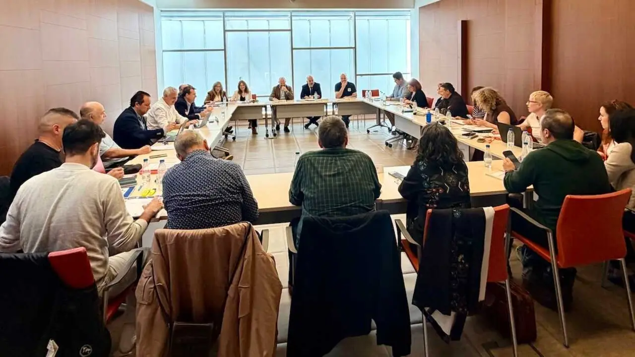 Imagen de la reuni&oacute;n entre el Servicio de Salud de Castilla-La Mancha (Sescam) y los sindicatos para negociar la recuperaci&oacute;n de la Carrera Profesional Sanitaria