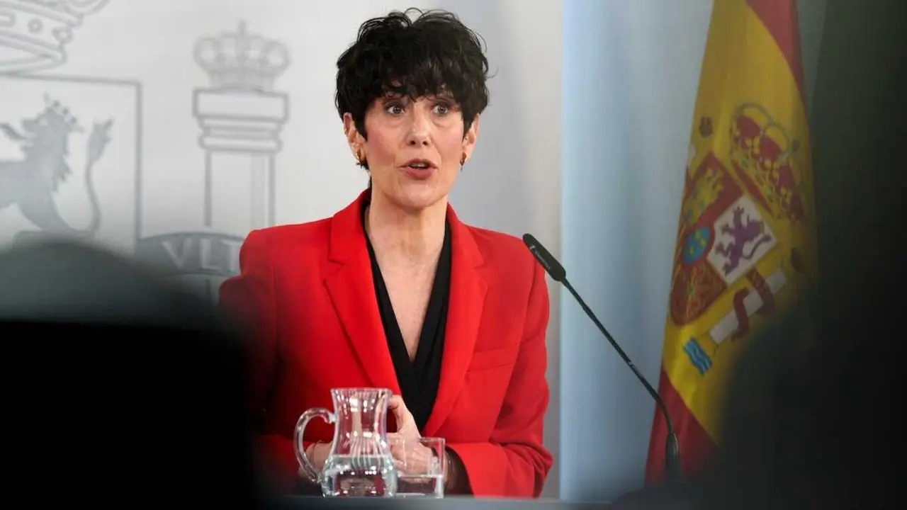 La ministra de Inclusi&oacute;n, Seguridad Social y Migraciones, Elma Saiz, durante la rueda de prensa tras el Consejo de Ministros