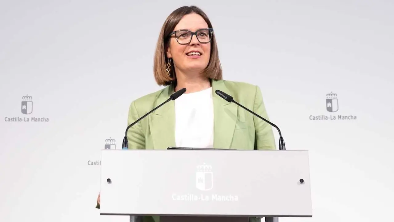 La consejera portavoz del Gobierno de Castilla-La Mancha, Esther Padilla, informa en rueda de prensa de los asuntos del Consejo de Gobierno