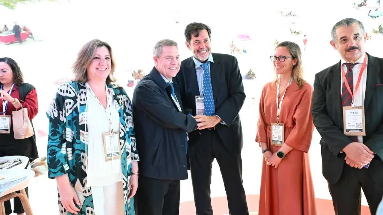 El presidente de Castilla-La Mancha, Emiliano Garc&iacute;a-Page, visita, en Sao Paulo, el estand de Castilla-La Mancha en la Feria de Turismo WTM Latin America 2026, que se ha celebrado en el Expo Center Norte de S&atilde;o Paulo.