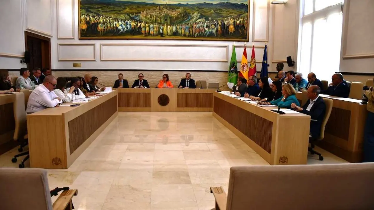 En la imagen un instante del Pleno de la Diputaci&oacute;n de Toledo
