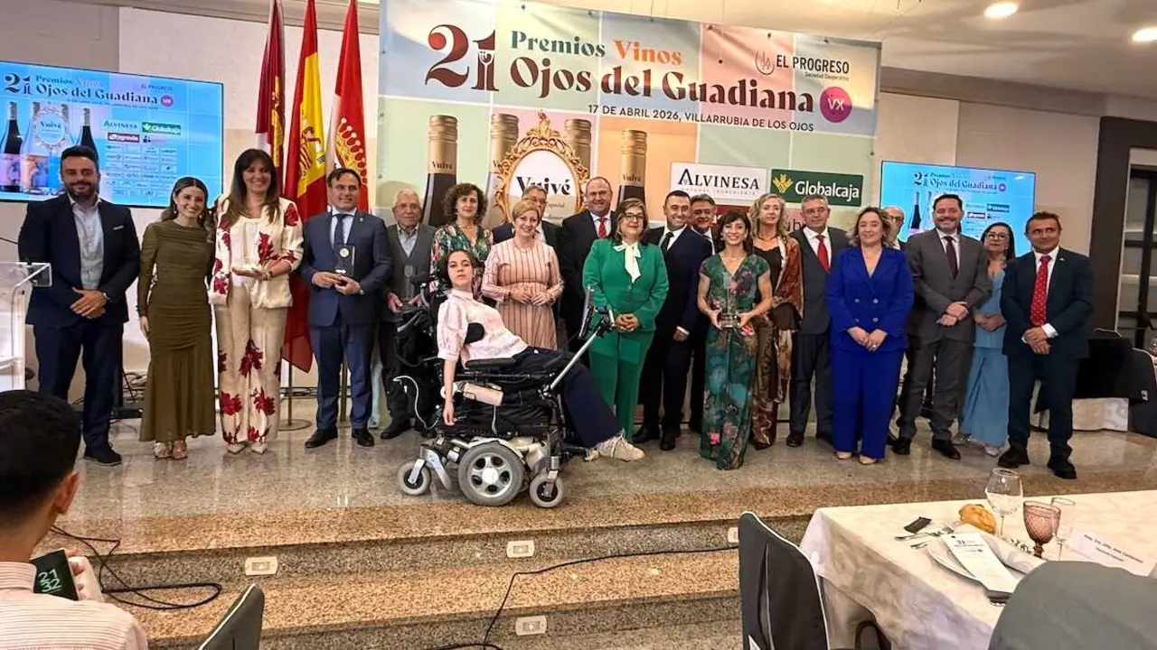 Imagen de familia de la 21&ordf; edici&oacute;n de los Premios Nacionales Vinos Ojos del Guadiana