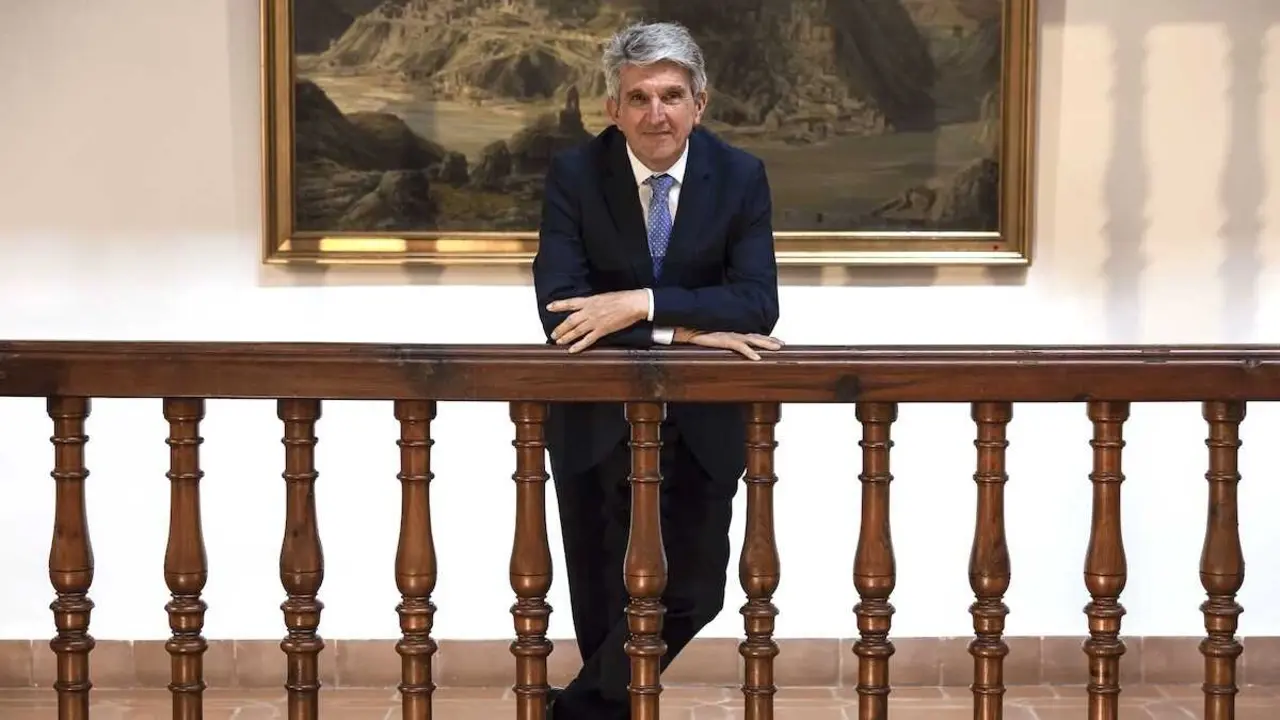 El delegado del Gobierno en Castilla-La Mancha, Jos&eacute; Pablo Sabrido, en un momento de la entrevista - EFE/Ismael Herrero