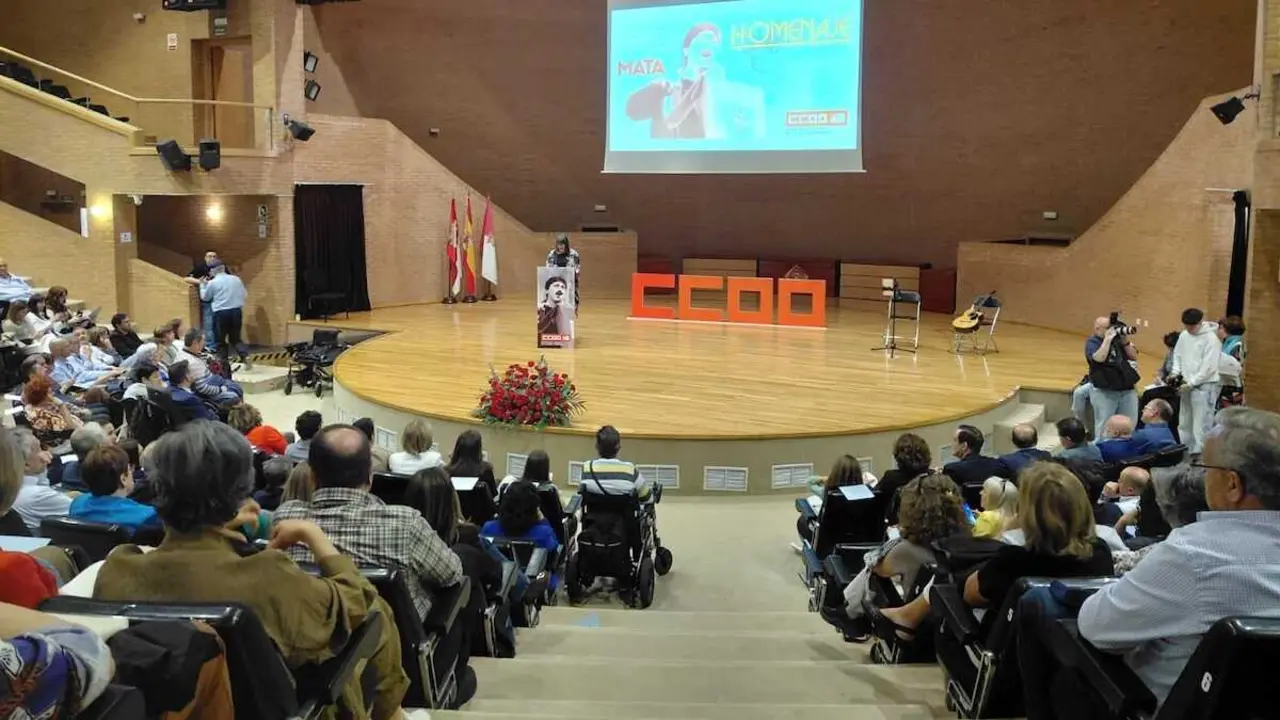 Juan Antonio Mata recibe un emotivo tributo sindical en Albacete