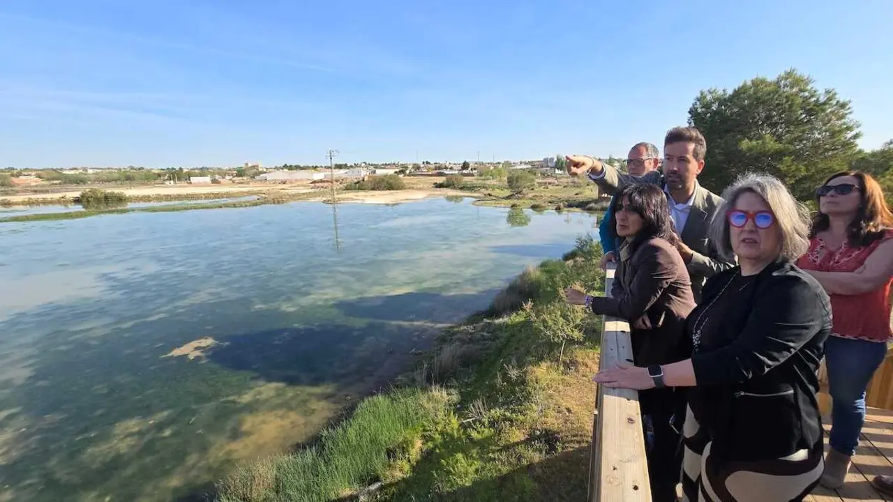 La consejera de Desarrollo Sostenible, Mercedes G&oacute;mez, ha visitado la laguna Grande de Quero y, posteriormente, ha presidido la constituci&oacute;n del &Oacute;rgano de Participaci&oacute;n de la Reserva de la Biosfera de la Mancha H&uacute;meda.