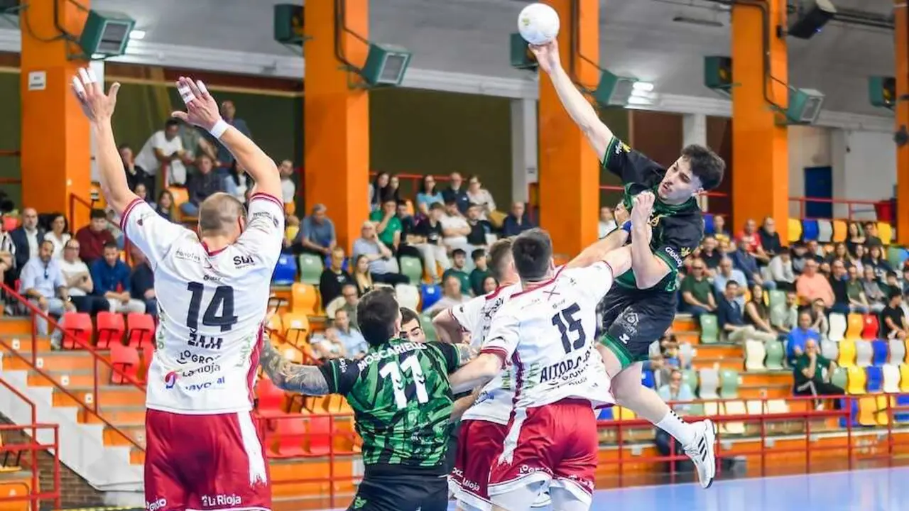 &Eacute;pica en El Sargal: el Cuenca tumba al Logro&ntilde;o en la Copa (31-30) - Fotograf&iacute;a: J.A. Lillo