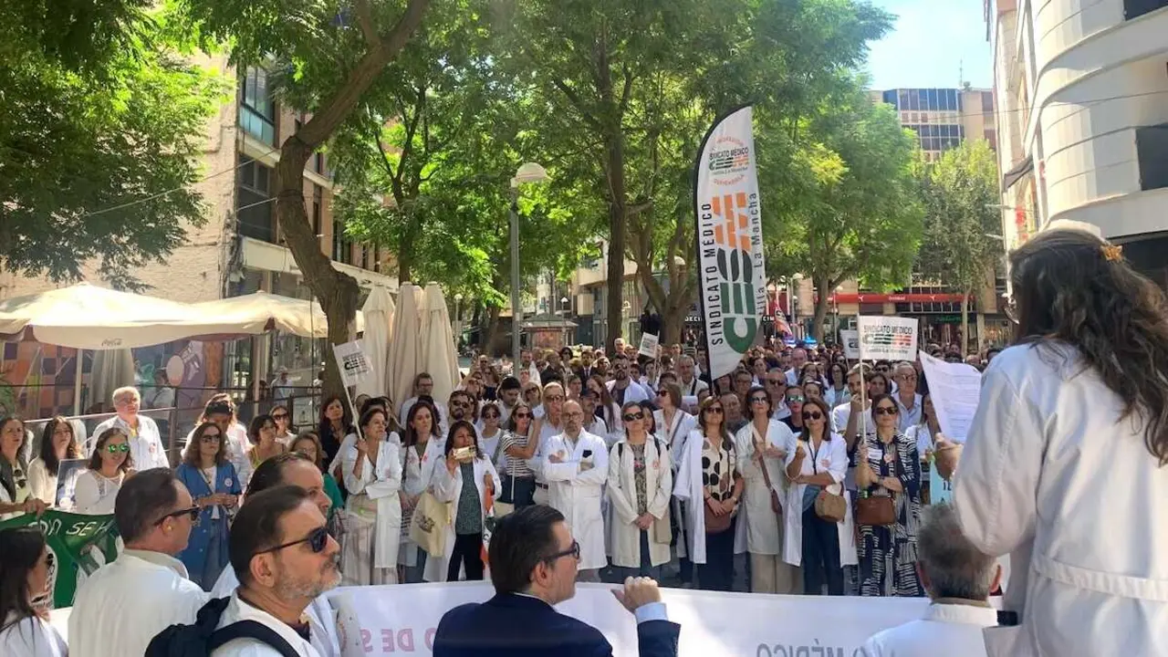 Castilla-La Mancha: 7.500 m&eacute;dicos ir&aacute;n a la huelga el 27 de abril