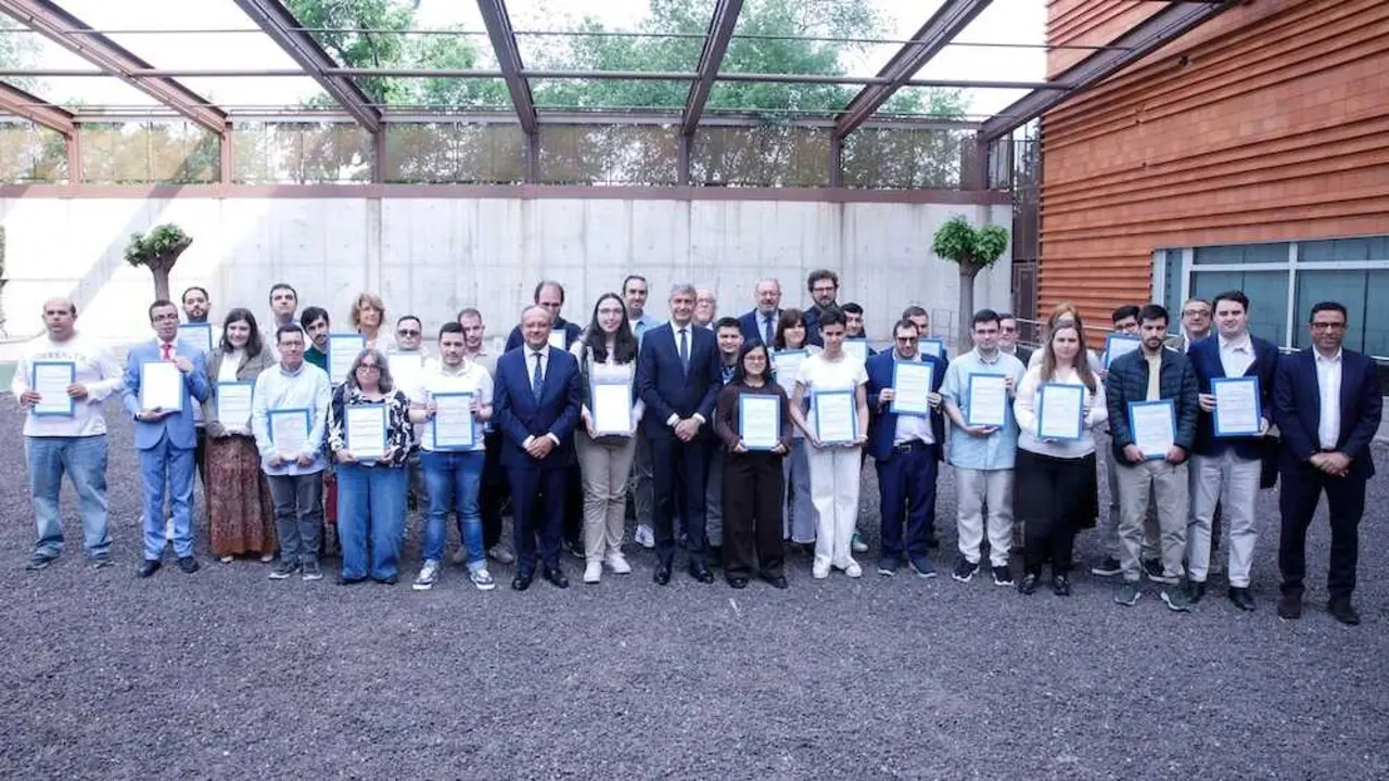 El consejero de Hacienda, Administraciones P&uacute;blicas y Transformaci&oacute;n Digital, Juan Alfonso Ruiz Molina, preside el acto de bienvenida de los nuevos empleados y empleadas p&uacute;blicos del turno de discapacidad intelectual correspondiente a la Oferta de Empleo P&uacute;blico 2023-2024 de Administraci&oacute;n General.