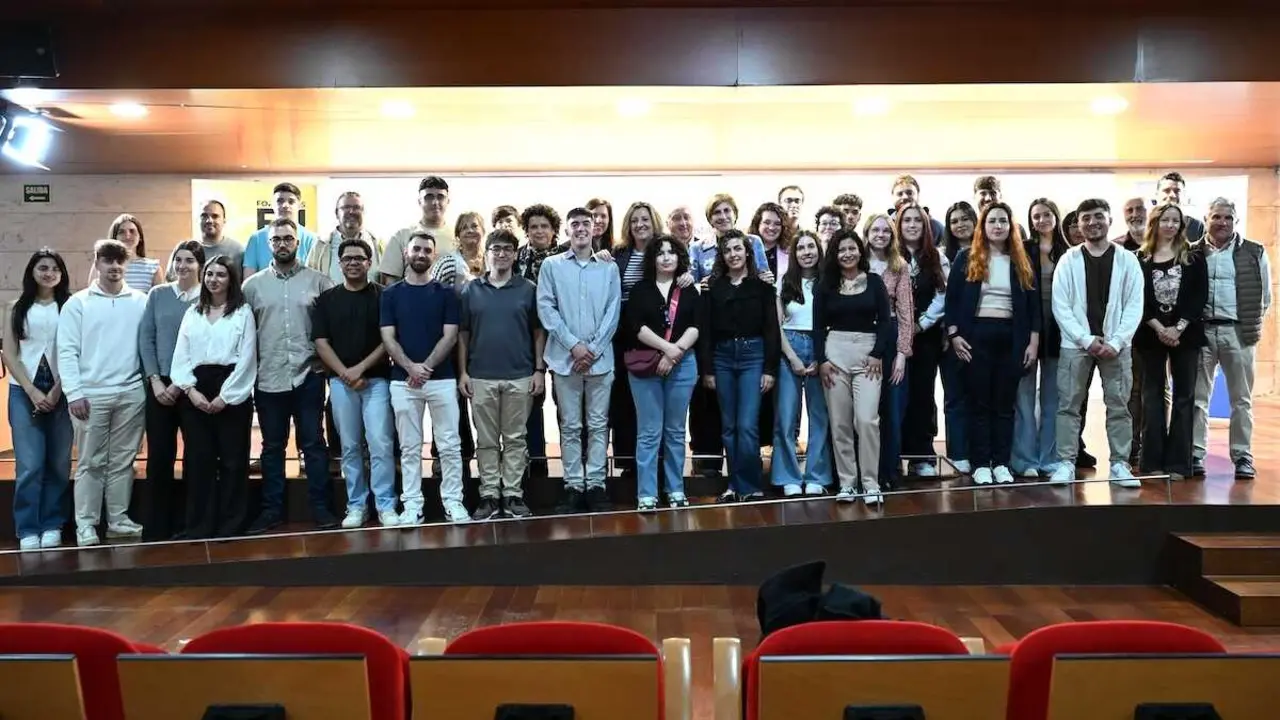 La consejera de Econom&iacute;a, Empresas y Empleo, Patricia Franco, ha participado en el encuentro con la actual promoci&oacute;n de j&oacute;venes participantes en el programa de Becas de Internacionalizaci&oacute;n antes del inicio de sus pr&aacute;cticas en el exterior.