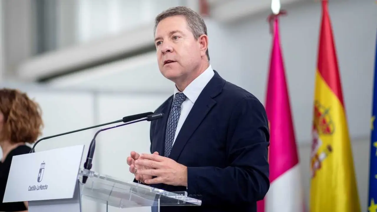 El jefe del Gobierno regional, Emiliano Garc&iacute;a-Page, inaugura, en Azuqueca de Henares (Guadalajara), la I Feria del Mayor Activo de Castilla-La Mancha.