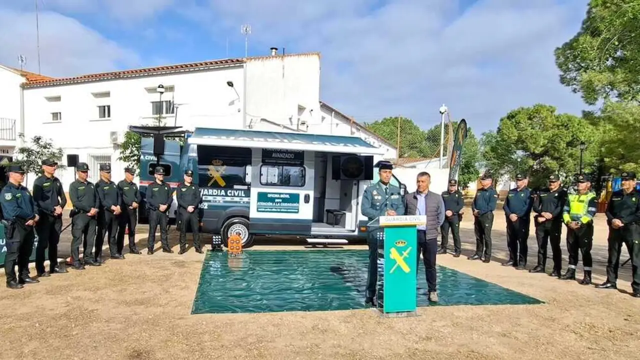 La Guardia Civil estrena en el Vi&ntilde;a Rock su oficina de denuncias m&oacute;vil
