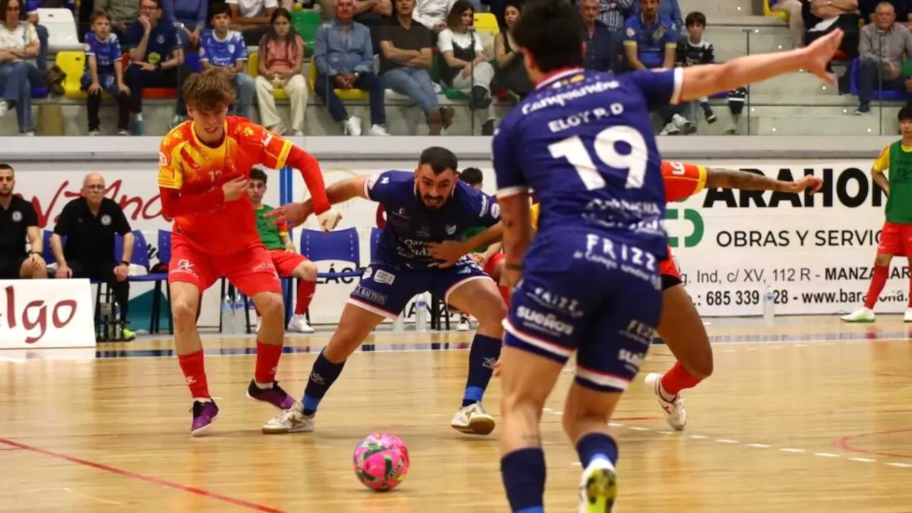 El Quesos El Hidalgo Manzanares FS cae ante Santa Coloma y frena su play off (4-6)