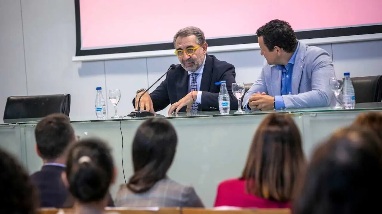 El consejero de Sanidad, Jes&uacute;s Fern&aacute;ndez Sanz, ha participado en la presentaci&oacute;n del Plan Estrat&eacute;gico del Instituto de Investigaci&oacute;n Sanitaria de Castilla-La Mancha (IDISCAM)