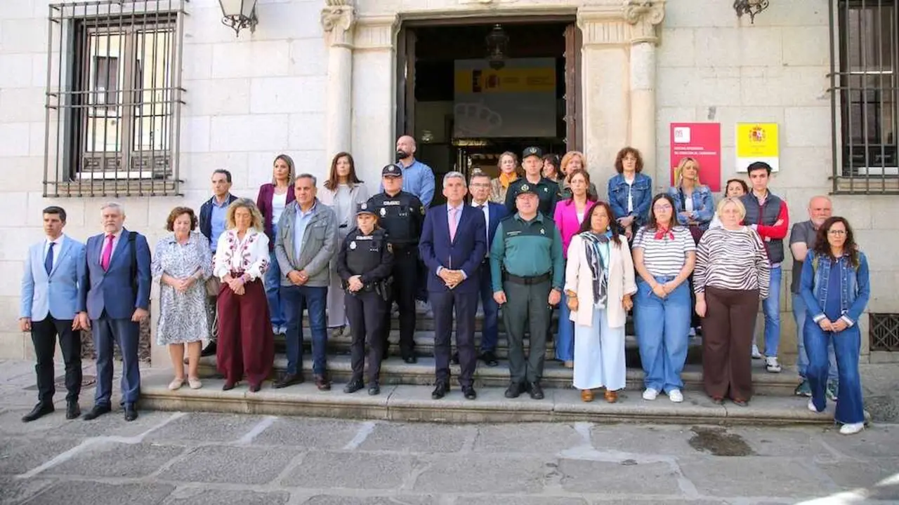La delegaci&oacute;n del Gobierno en Castilla-La Mancha guarda un minuto de silencio por la &uacute;ltima v&iacute;ctima de la violencia machista en Espa&ntilde;a, una mujer asesinada en Sese&ntilde;a (Toledo)