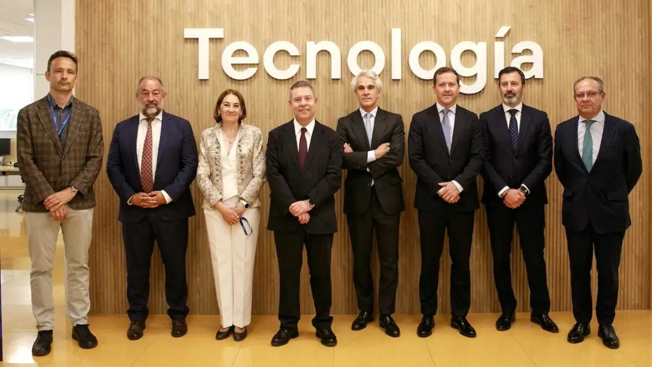 El presidente regional, Emiliano Garc&iacute;a-Page, inaugura, en Toledo, el Centro de Talento y Tecnolog&iacute;a, promovido por Telef&oacute;nica.