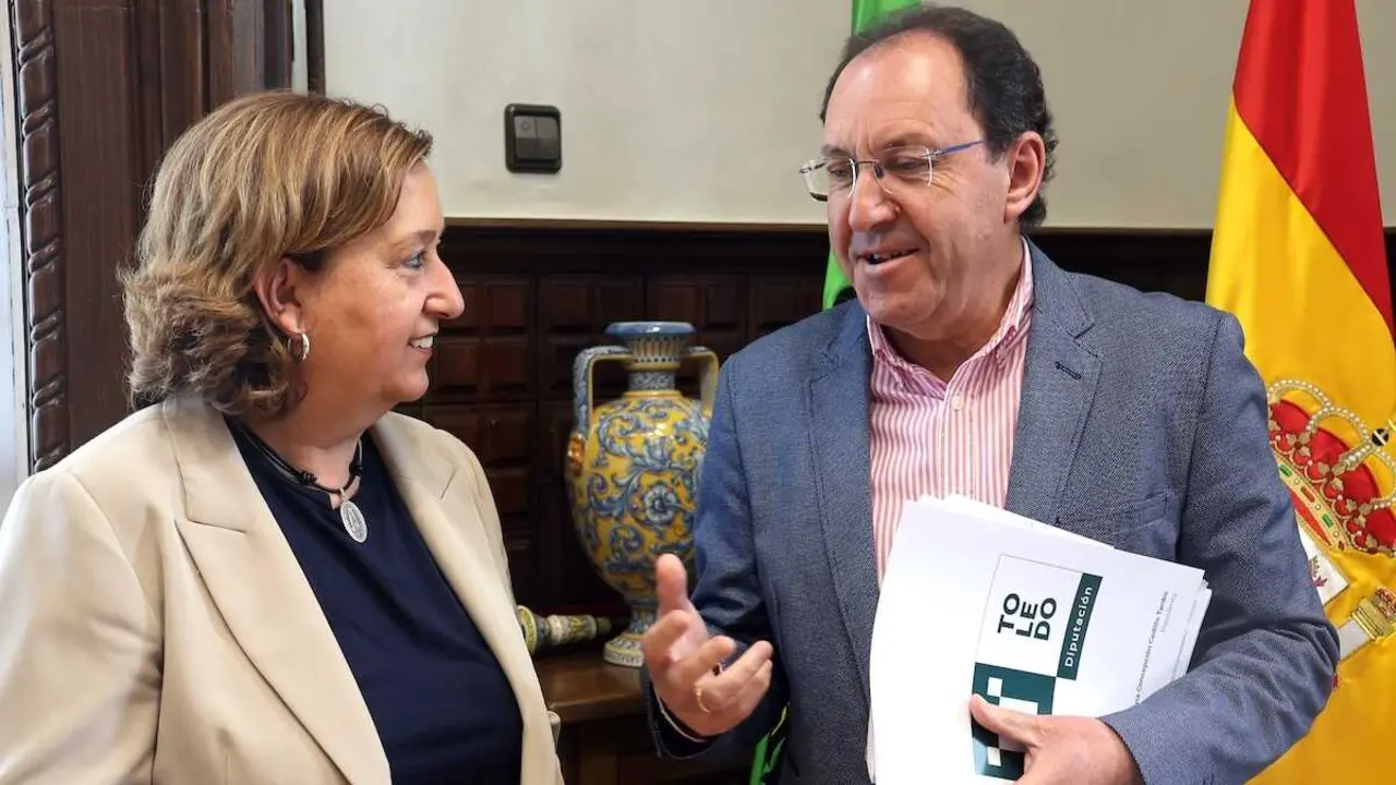 La presidenta de la Diputaci&oacute;n de Toledo, Concepci&oacute;n Cedillo, junto al vicepresidente primero de Cooperaci&oacute;n, Jes&uacute;s Guerrero