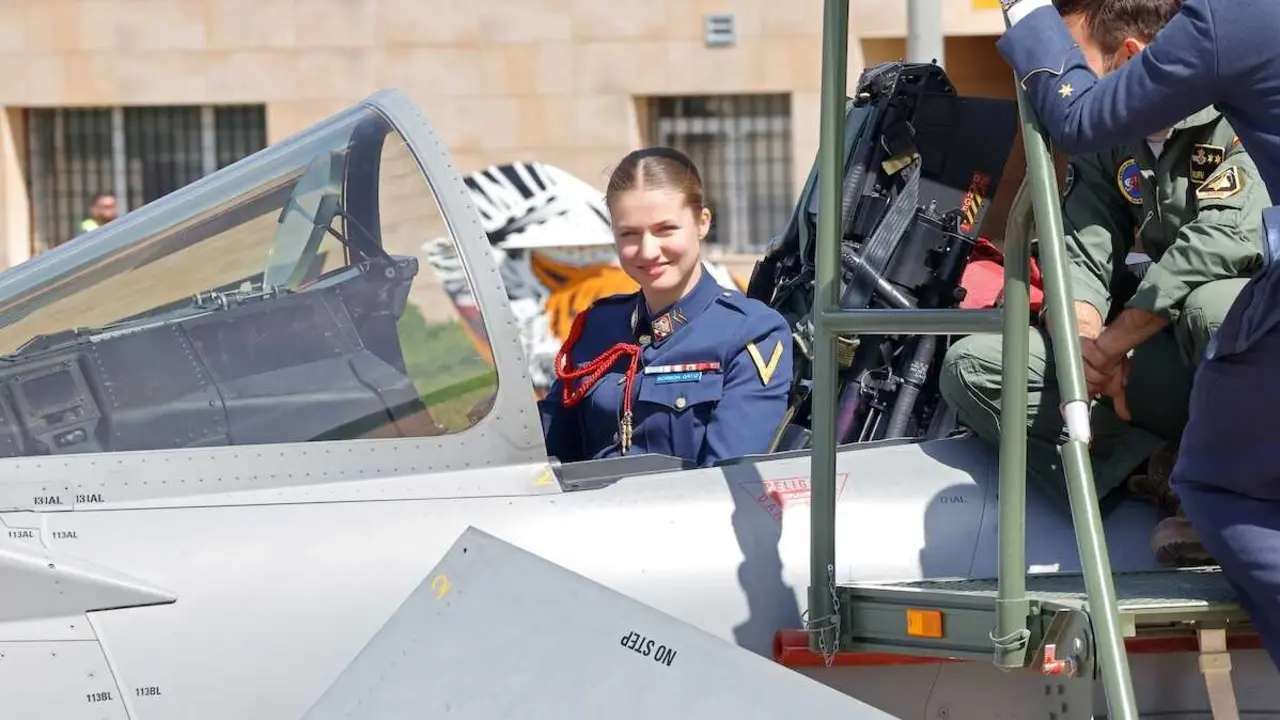 La Princesa Leonor conoce el funcionamiento de los reactores Eurofighter de la Base A&eacute;rea de Los Llanos de Albacete.