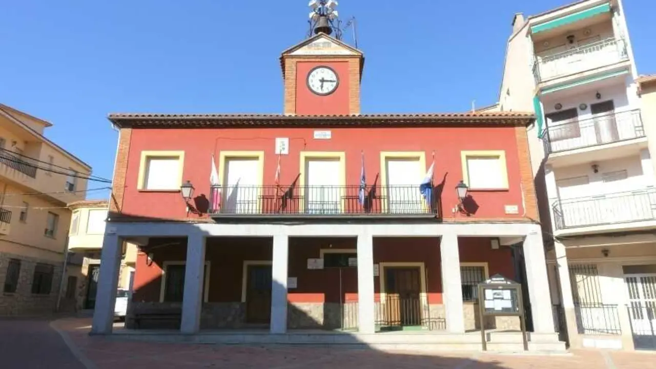 En la imagen el Ayuntamiento de Aldeanueva de San Bartolom&eacute; (Toledo)