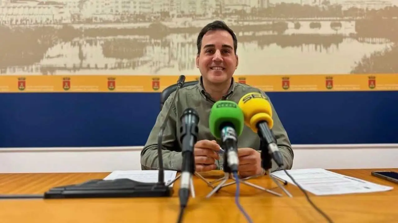 El concejal de Empleo de Talavera de la Reina y presidente de Ipeta, Javier Mu&ntilde;oz-Gallego, ha informado sobre la solicitud del Plan de Empleo.