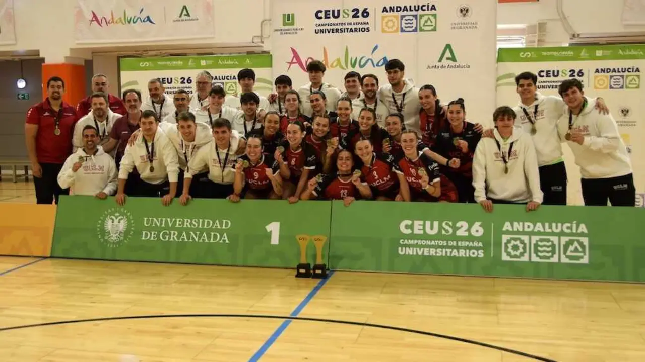 Gesta hist&oacute;rica de la UCLM: campeona de Espa&ntilde;a masculina y femenina de balonmano