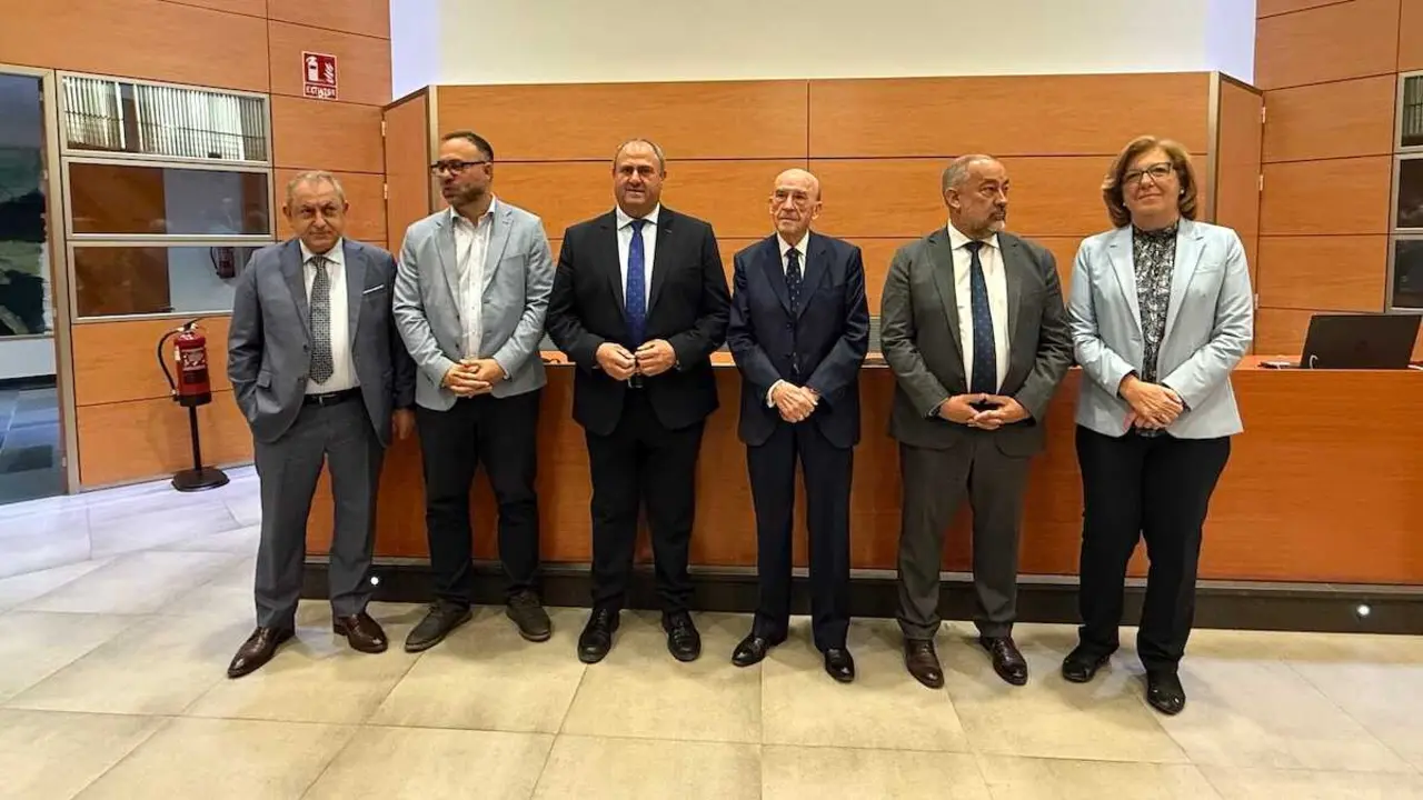 El consejero de Agricultura, Ganader&iacute;a y Desarrollo Rural, Juli&aacute;n Mart&iacute;nez Liz&aacute;n, en las Jornadas Acad&eacute;micas de Inteligencia Artificial y Digitalizaci&oacute;n celebradas en Tomelloso (Ciudad Real).