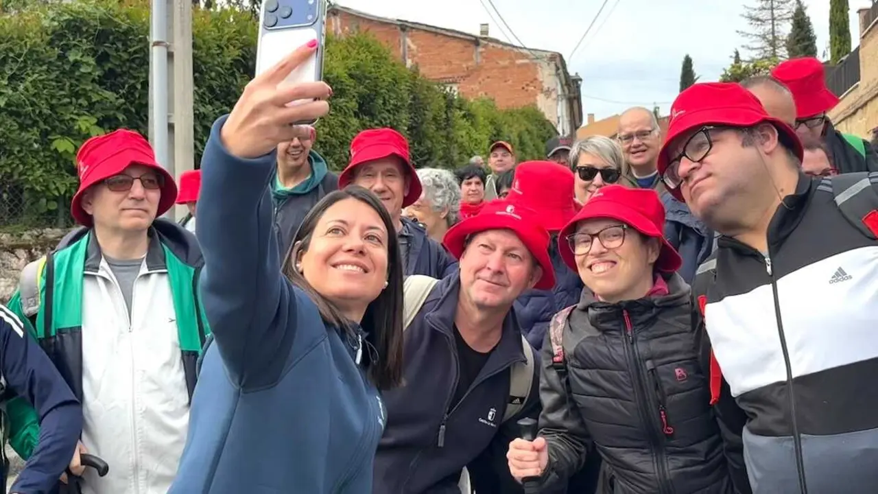 La consejera de Bienestar Social, B&aacute;rbara Garc&iacute;a Torijano, ha participado en Guadalajar en el inicio de las rutas senderistas para personas con discapacidad, organizadas en toda la regi&oacute;n.