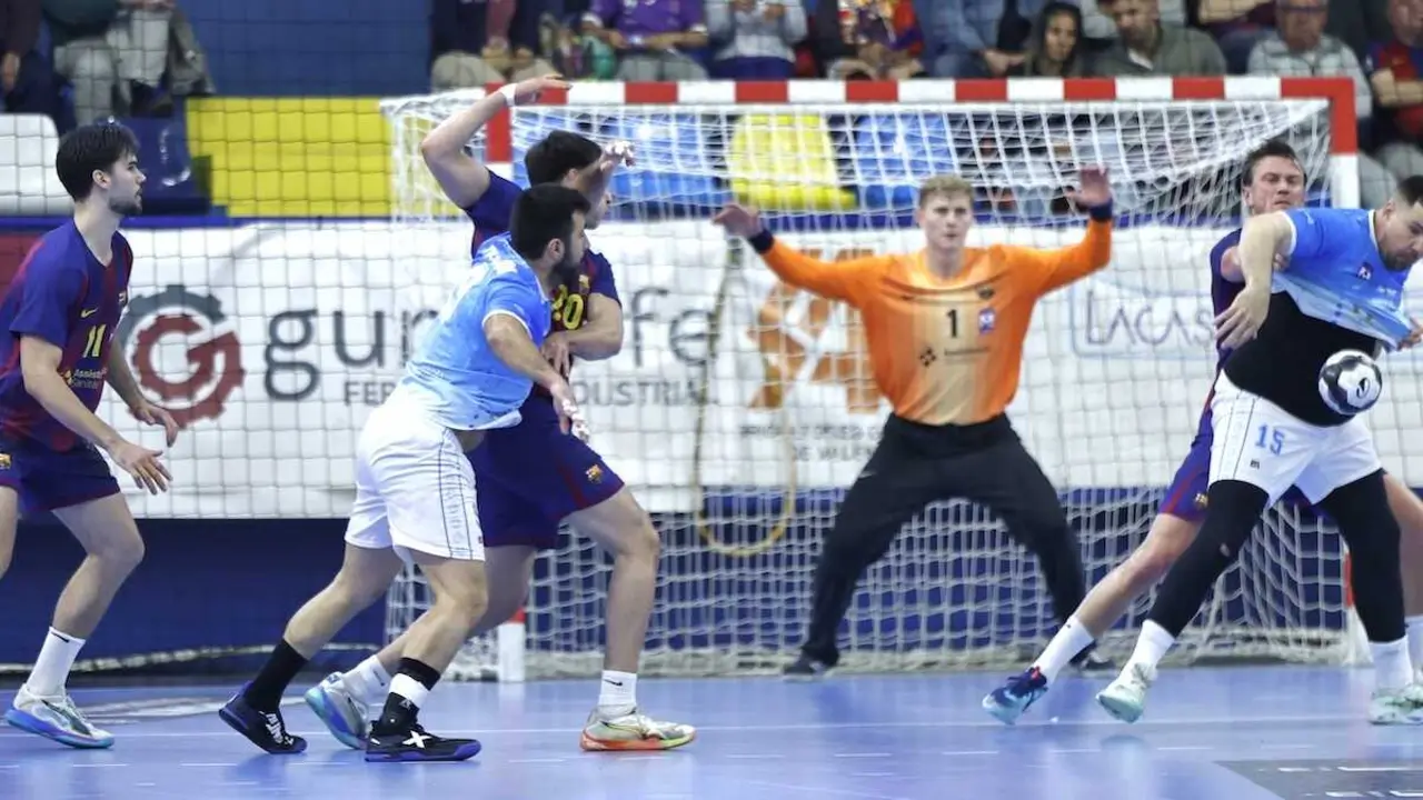 Nico Garc&iacute;a brilla ante el Bar&ccedil;a en el adi&oacute;s de Guadalajara (24-38) - Fotograf&iacute;a: Santi Molina