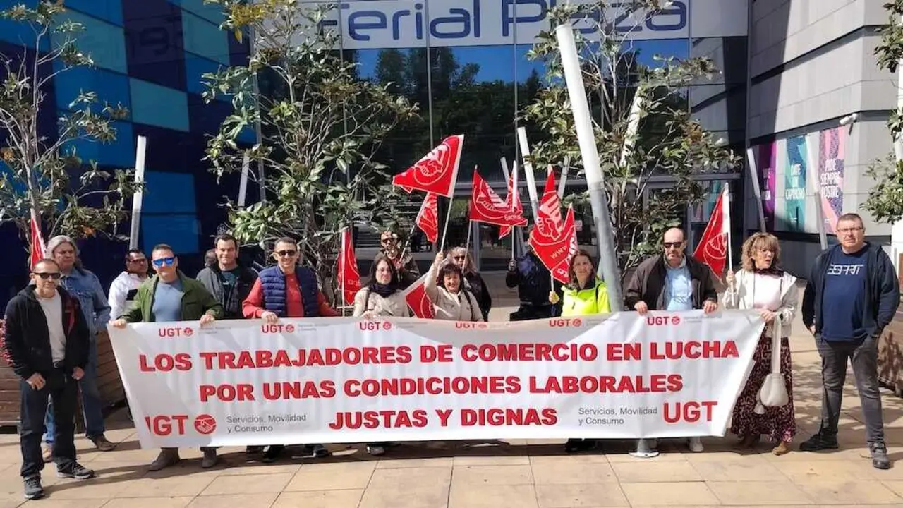 UGT protesta en Castilla-La Mancha contra el convenio de comercio