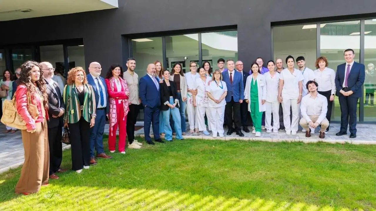 El presidente de Castilla-La Mancha, Emiliano Garc&iacute;a-Page, inaugura, en Chinchilla de Montearag&oacute;n (Albacete), la residencia de mayores &lsquo;Las Encebras&rsquo;.