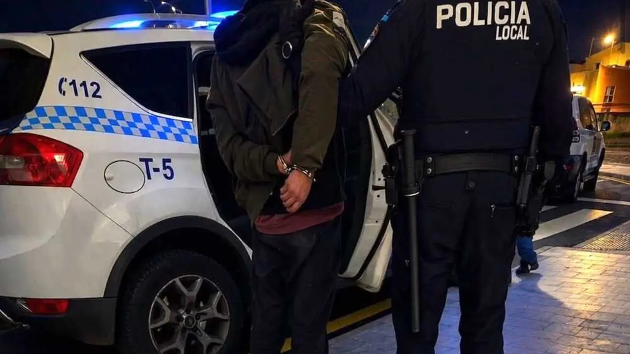 Detenido en Cuenca por agredir al due&ntilde;o de un bar y a dos polic&iacute;as